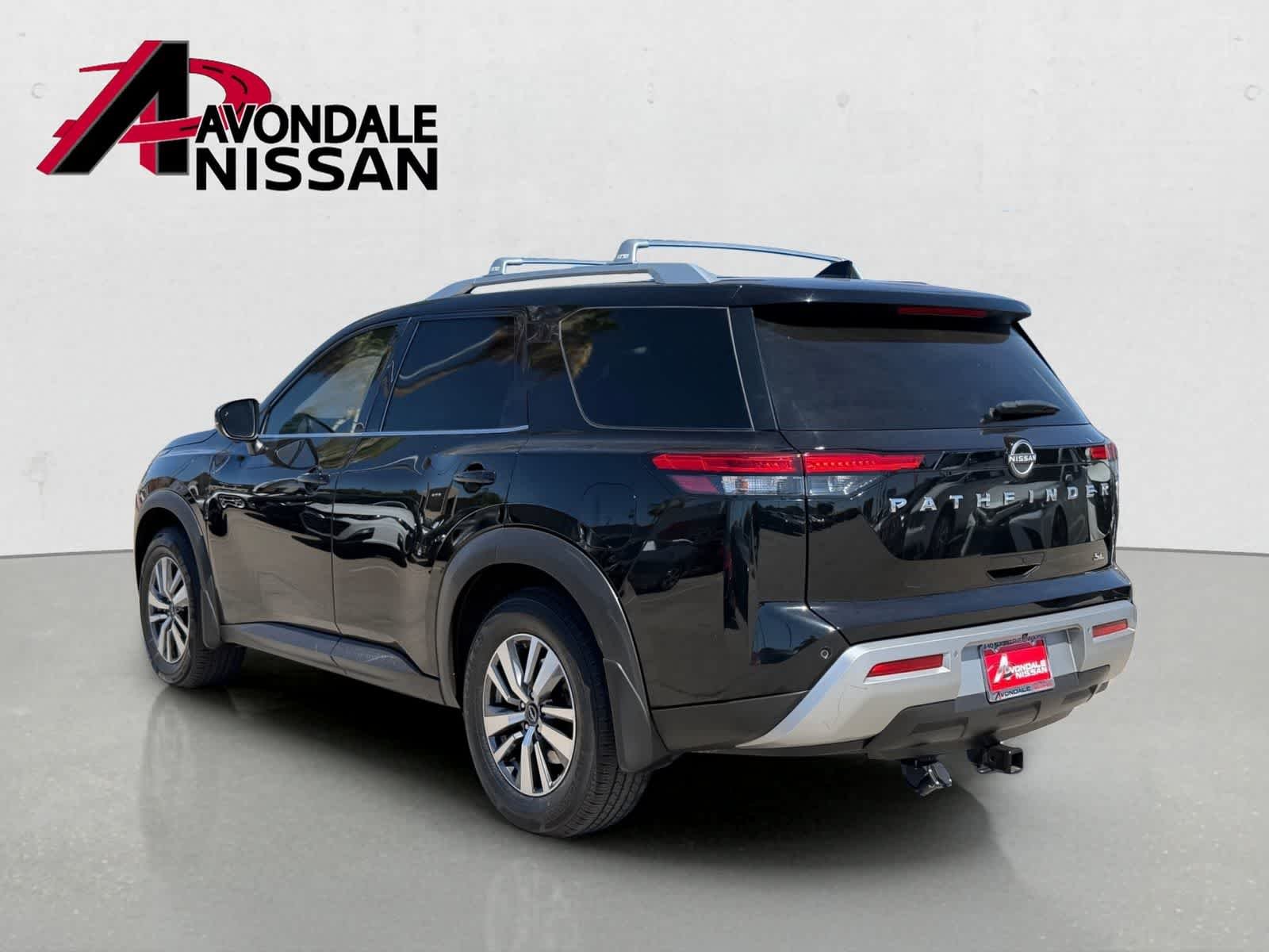 Used 2022 Super Black Nissan SL image 3