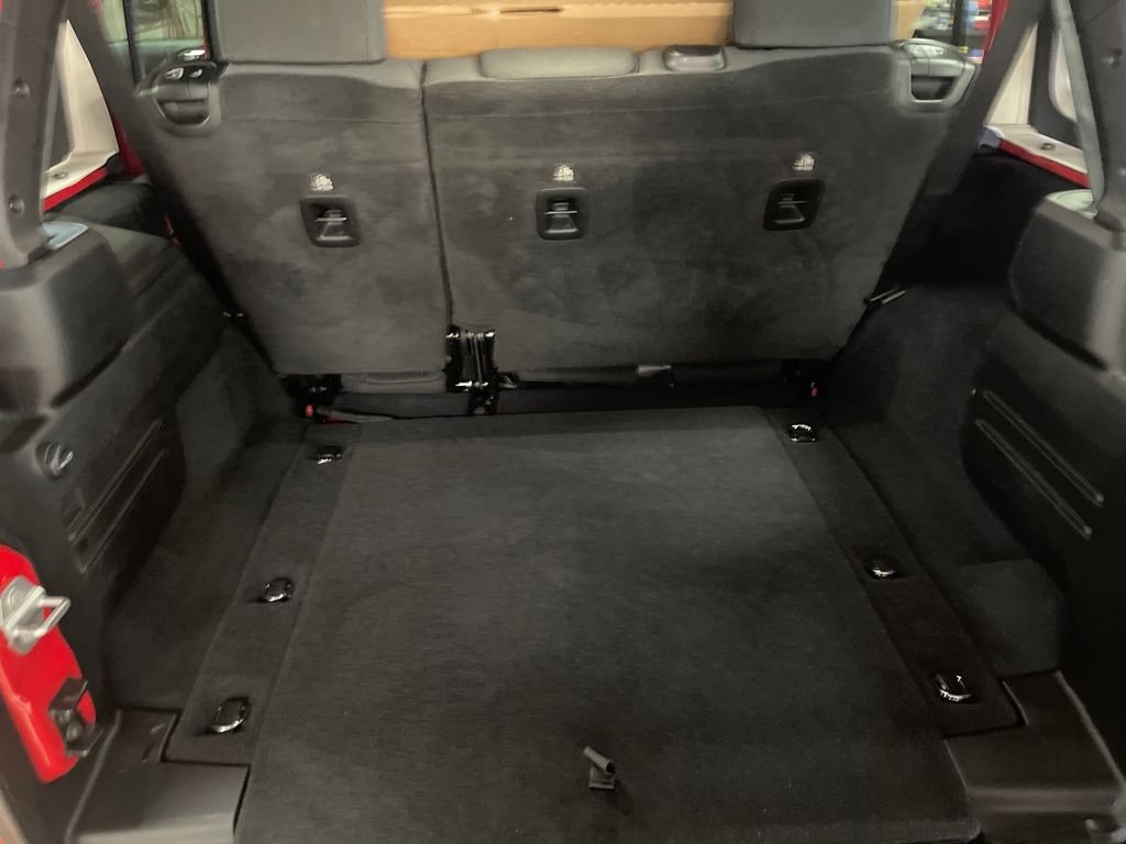 Used 2024 Red Jeep Sport S image 27