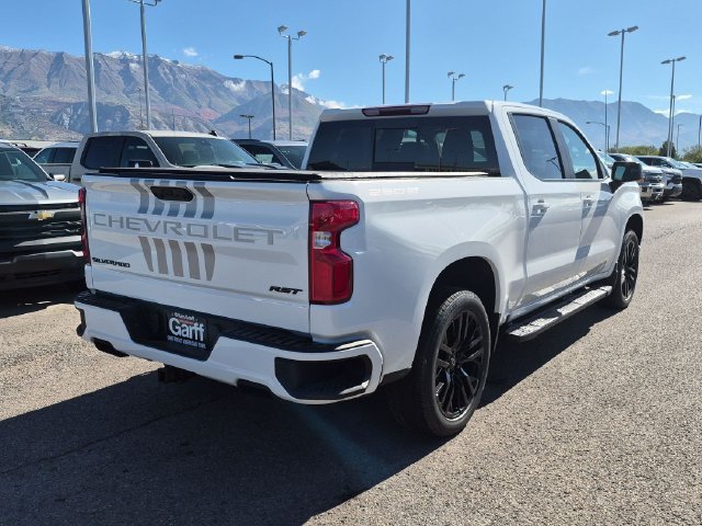New 2026 Summit White Chevrolet RST image 3