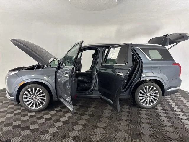 Used 2024 Gray Hyundai Calligraphy image 17