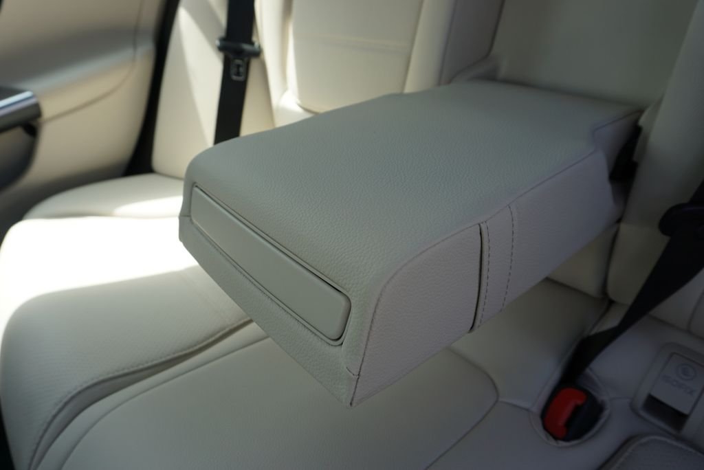 2025 Mercedes-Benz C-Class Sedan C 300 - Photo 46