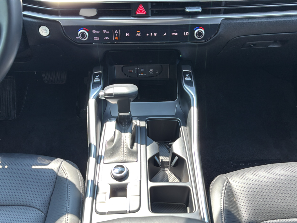 Used 2025 Black Kia S image 18