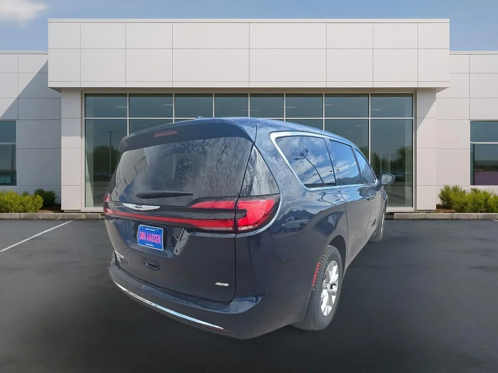 2025 Chrysler Pacifica Select - Photo 7