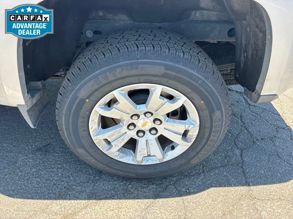 Used 2016 SILVER ICE METALLIC Chevrolet 2WD LT image 9