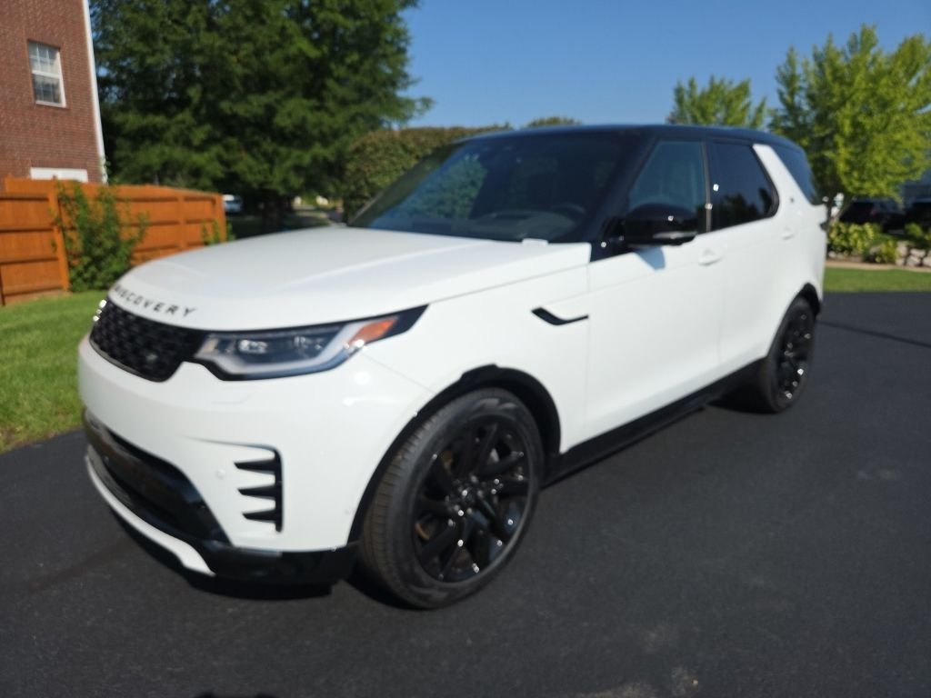 Used 2025 Fuji White Land Rover Dynamic SE image 1