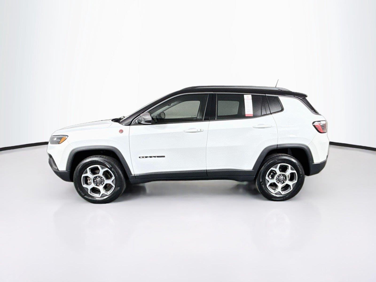Used 2022 Bright White Clearcoat Jeep Trailhawk image 12
