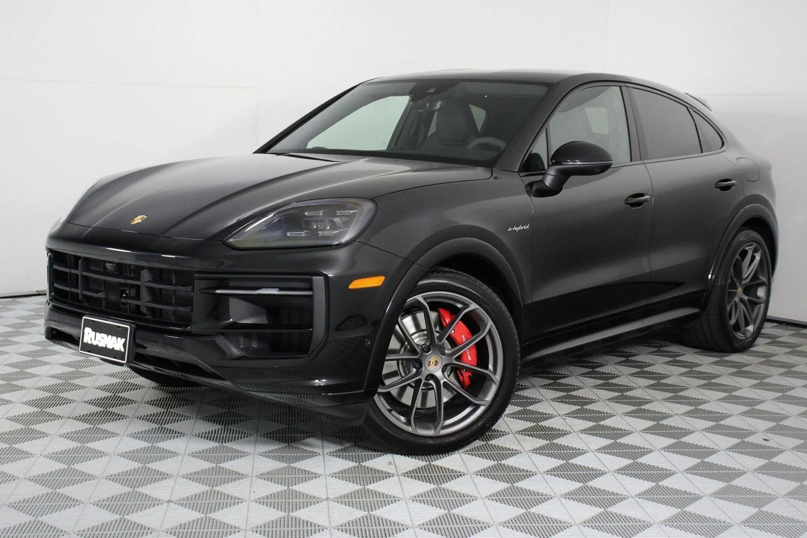 2025 Porsche Cayenne S E-Hybrid's photo