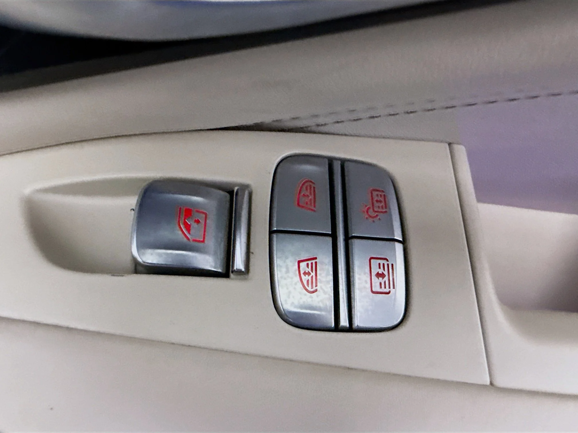 Used 2020 Mineral White Metallic BMW xDrive40i image 27