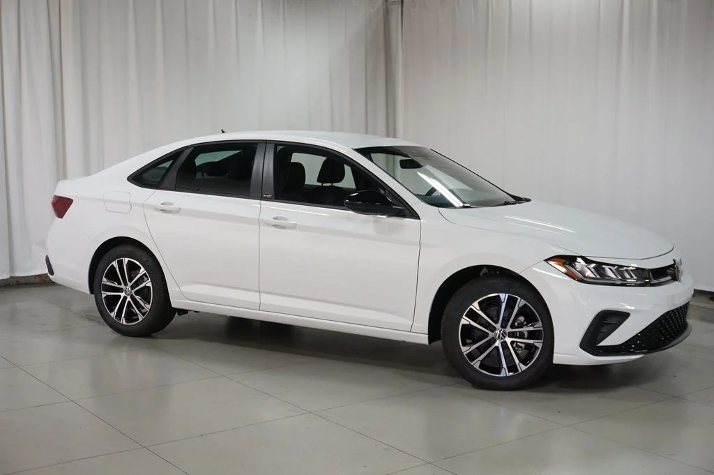 New 2026 White Volkswagen 1.5T Sport image 3