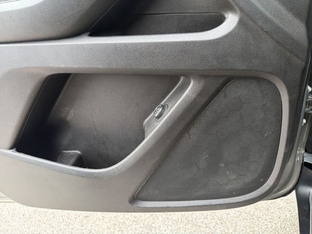 Used 2019  Chevrolet LT image 23