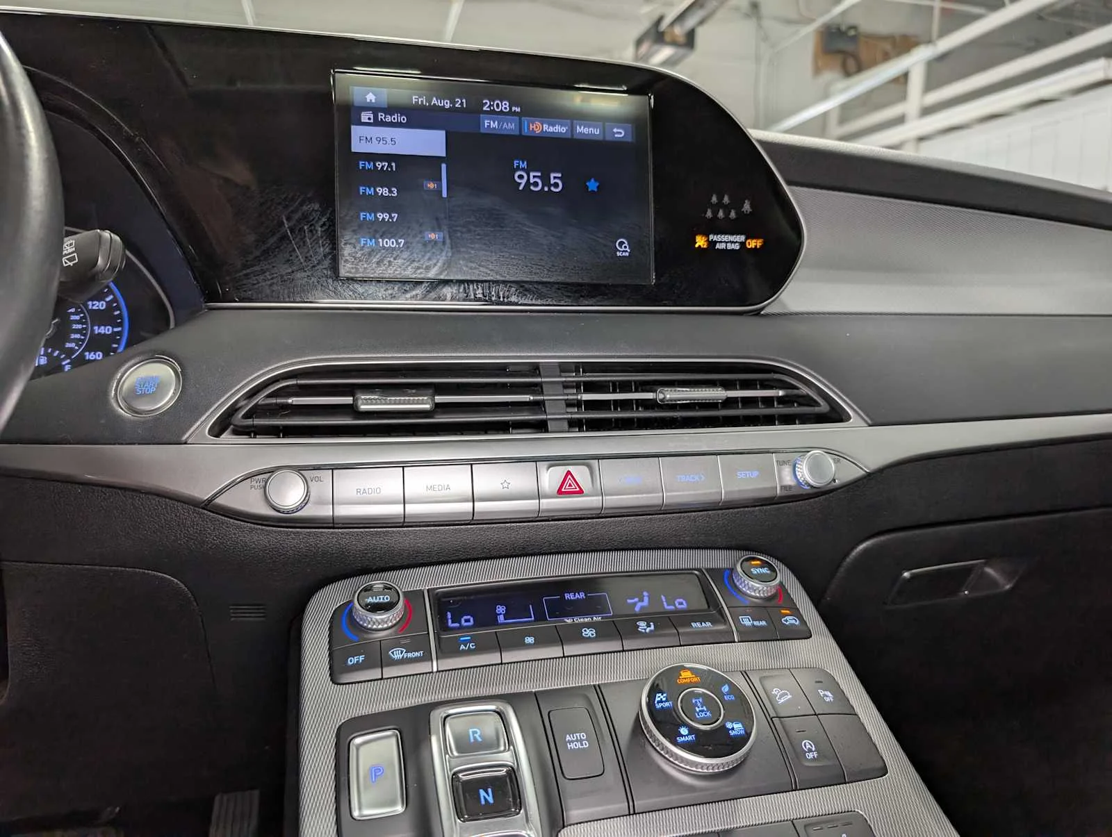 Used 2021 Hyper White Hyundai SEL image 31