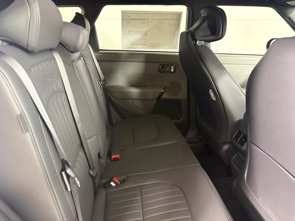 New 2027 Pale Gray Kia X-Line S image 17