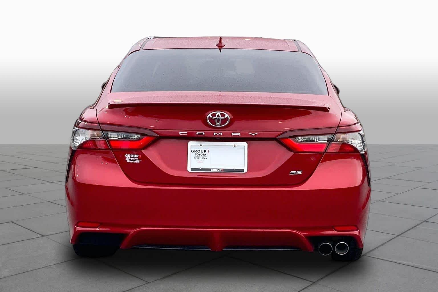 Used 2022 Supersonic Red Toyota SE image 5