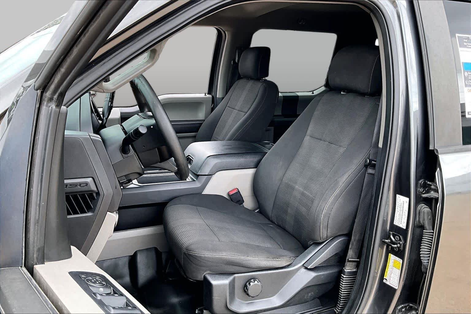 Used 2017 Magnetic Metallic Ford XL image 6