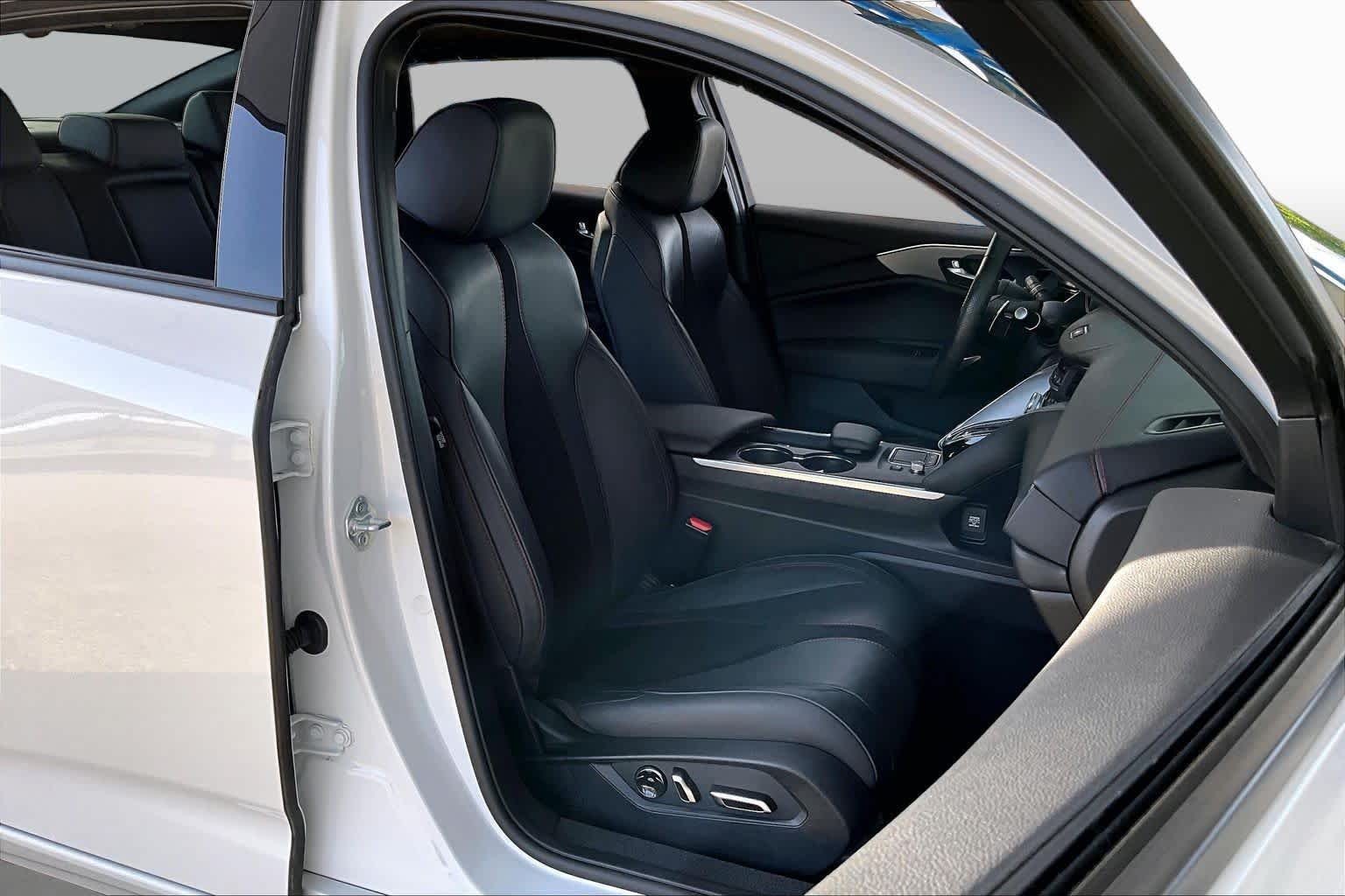 Used 2023 Platinum White Pearl Acura w/A-Spec Package image 9