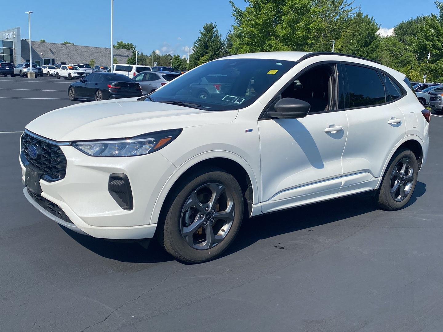 Used 2023 Star White Metallic Tri-Coat Ford ST-Line image 6