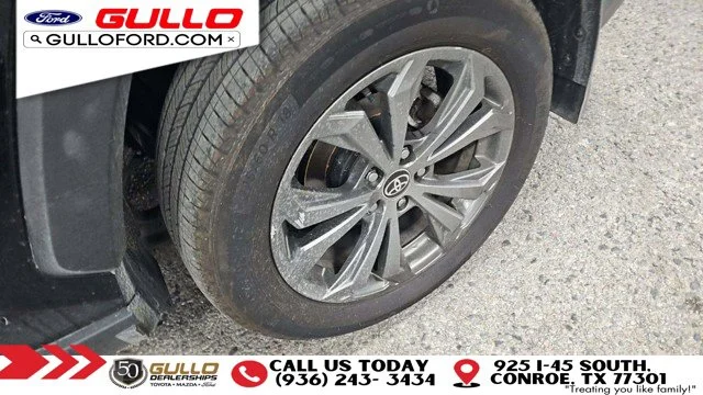Used 2024 Midnight Black Metallic Toyota XLE Premium image 11