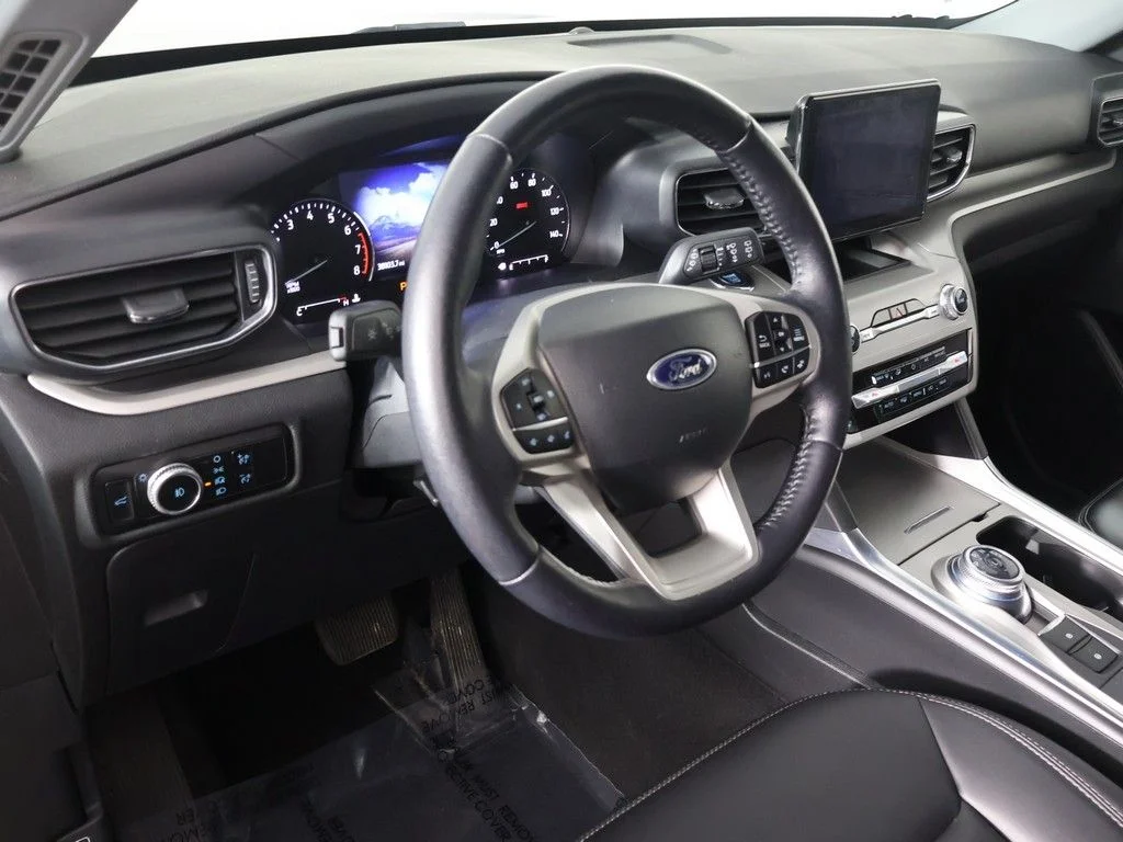 Used 2023 Blue Ford XLT image 25