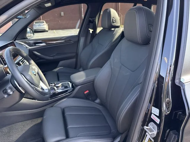 Used 2024 Black Sapphire Metallic BMW sDrive30i image 15