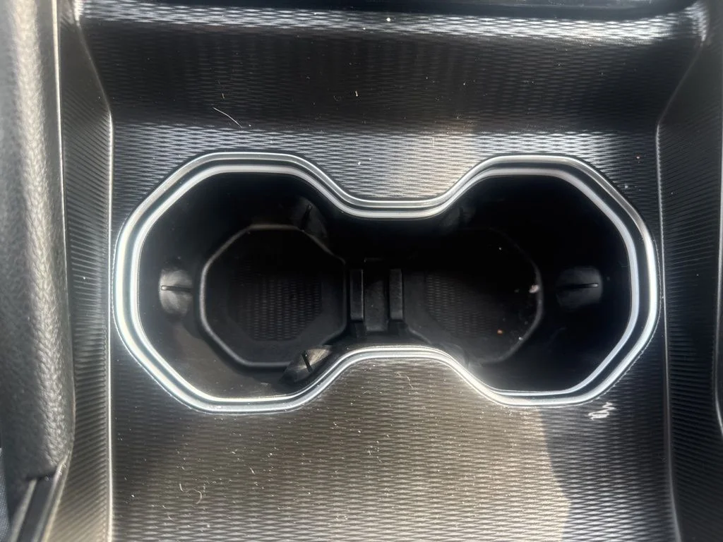 Used 2024 Silver Jeep Altitude image 23