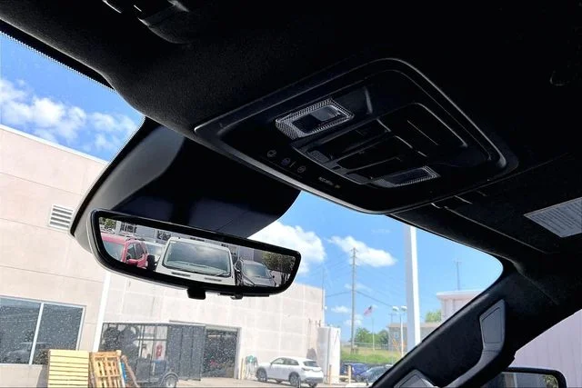 Used 2024 White GMC Denali Ultimate image 24