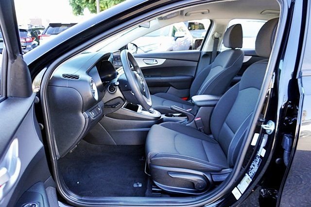 Used 2023 Black Kia LXS image 12