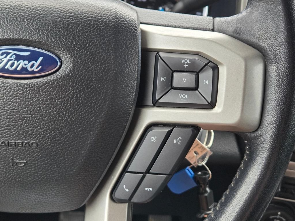 Used 2022  Ford Lariat image 25
