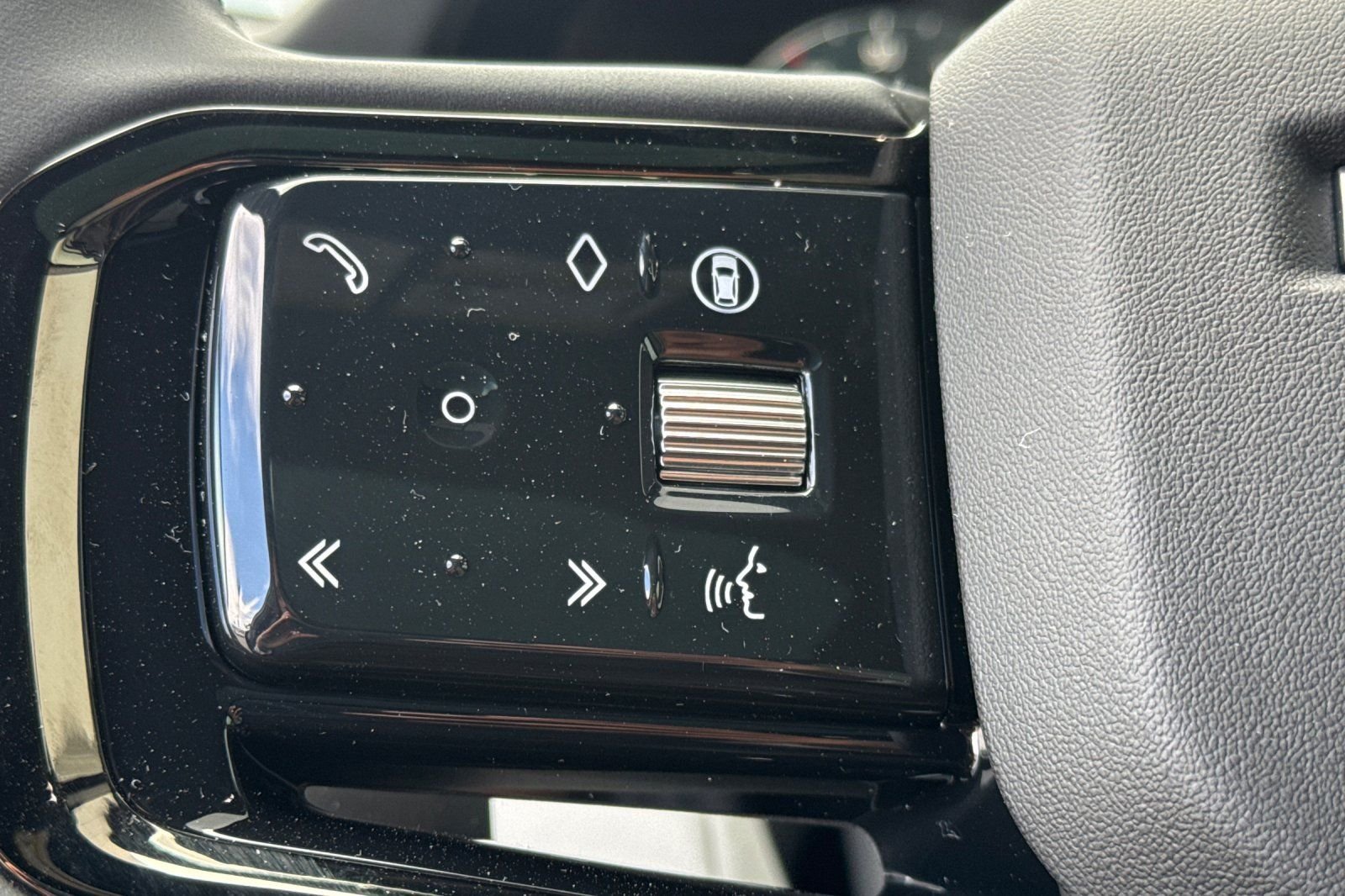 New 2026 Santorini Black Land Rover S image 27