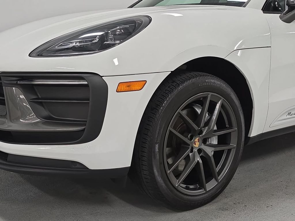 Certified Used 2023  Porsche T image 11