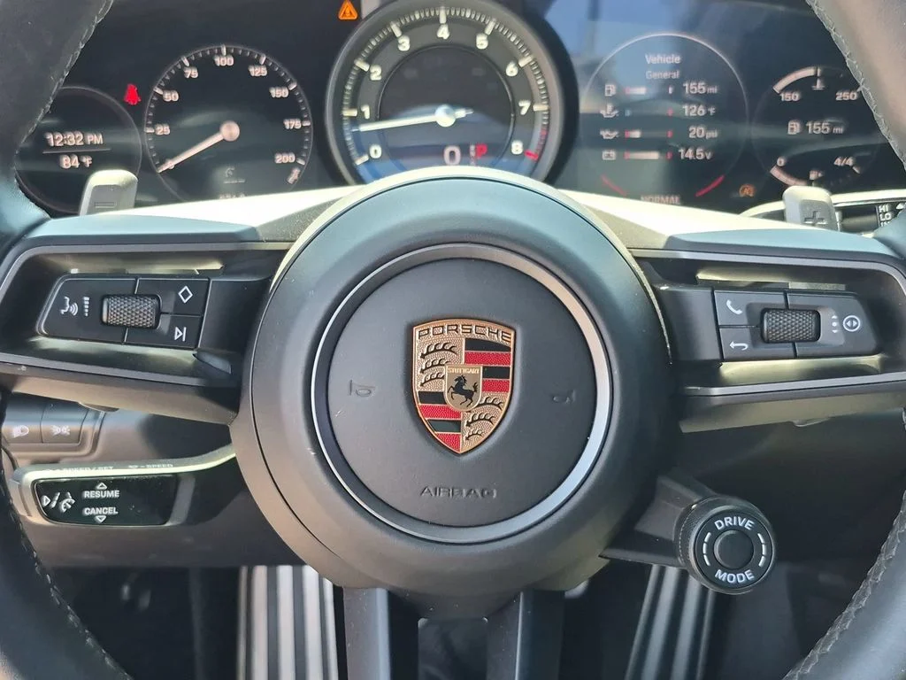 Used 2024  Porsche  image 16