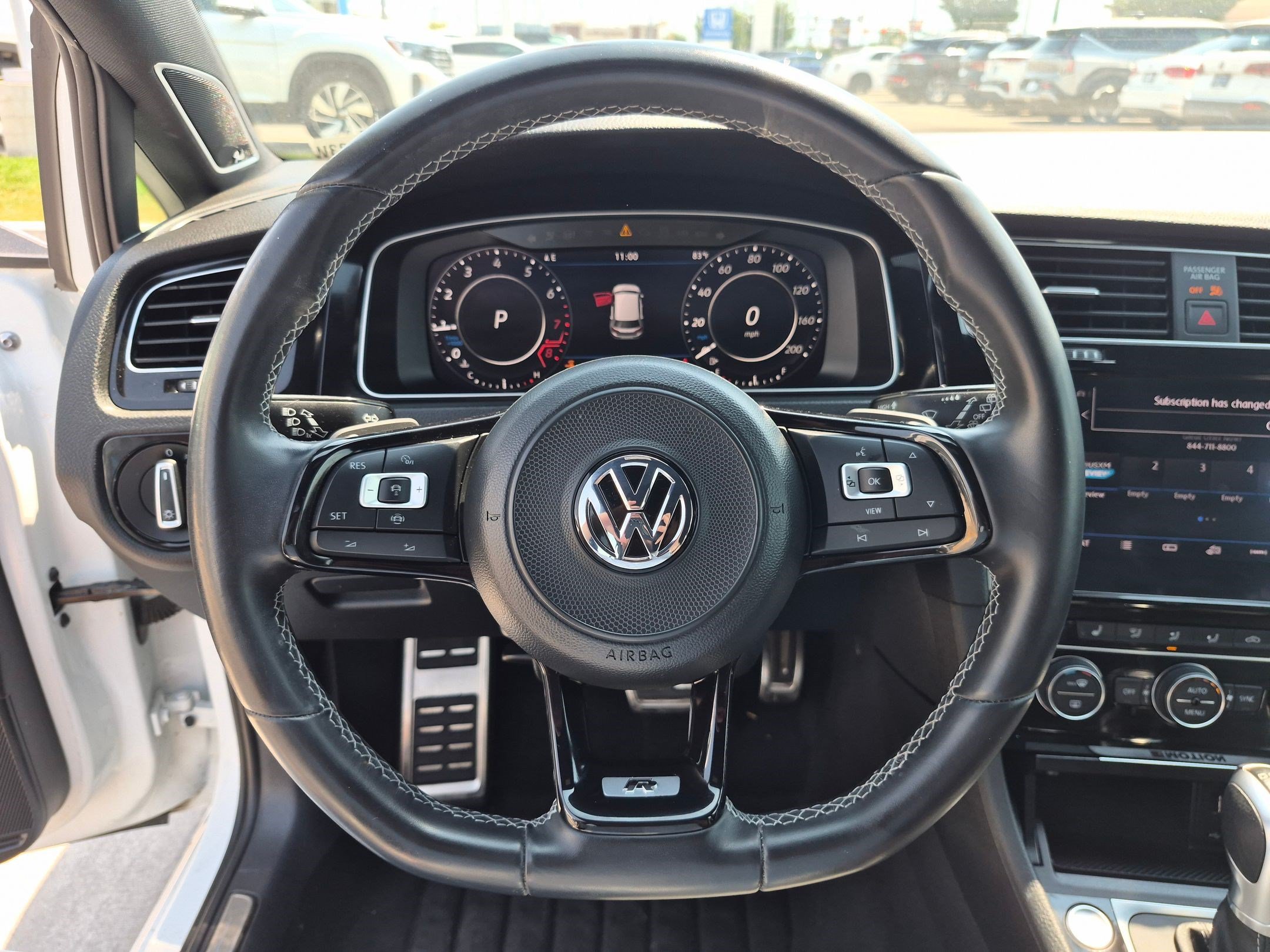 Used 2019 Oryx White Pearl Volkswagen DCC & Navigation 4Motion image 16