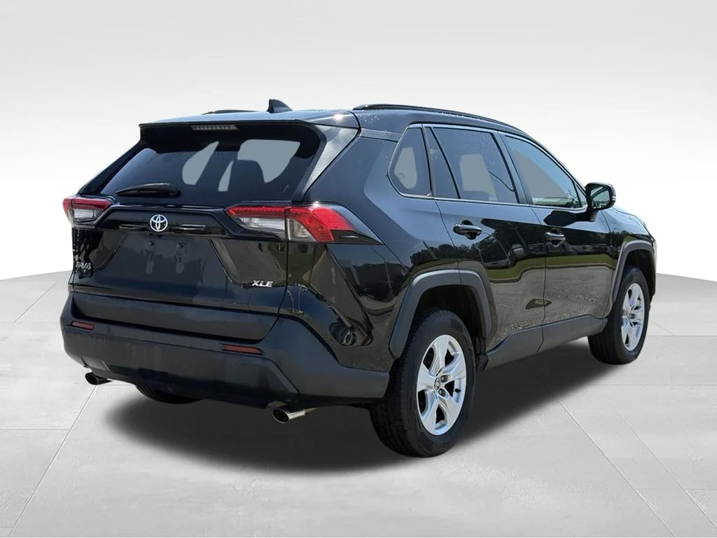Used 2021 Black Toyota XLE image 27