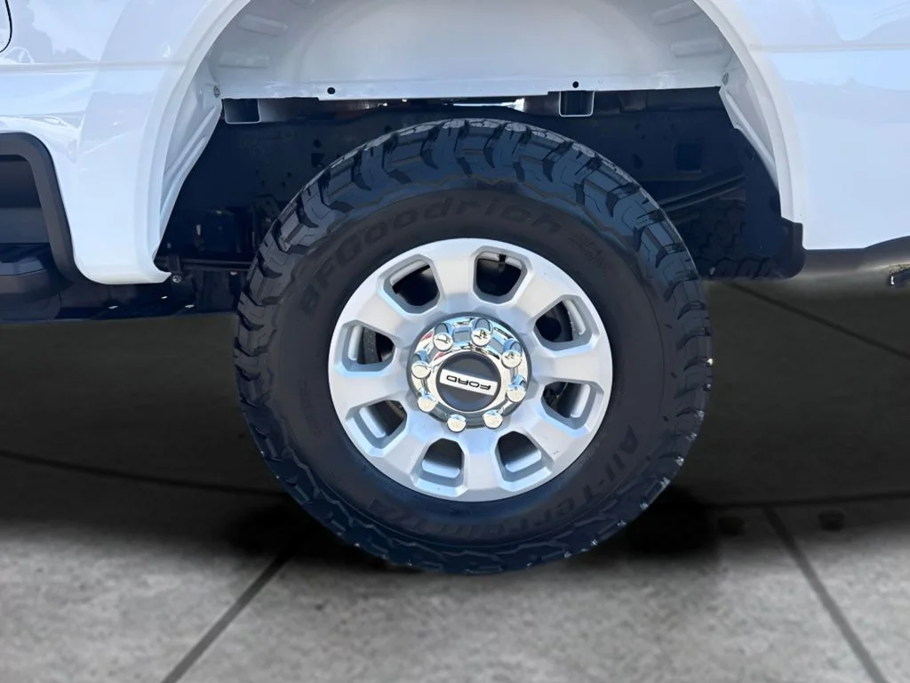 Used 2025 White Ford XLT image 26