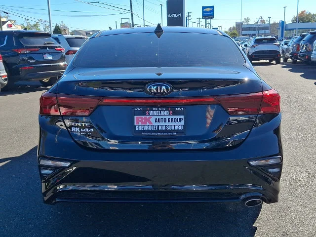 Used 2019 Black Kia LXS image 6
