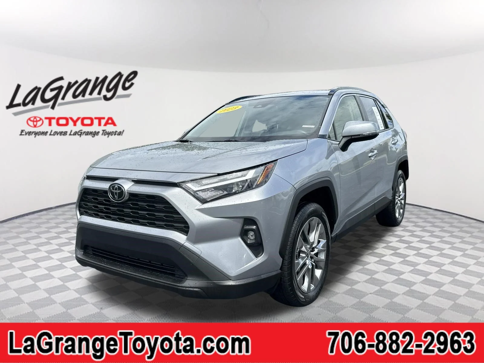 Used 2023 Silver Sky Metallic Toyota XLE Premium image 1