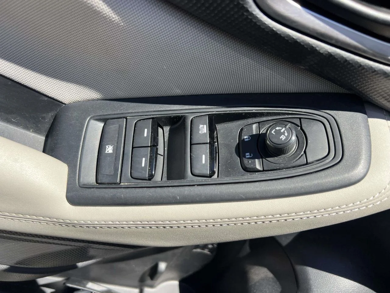 Used 2023 Crystal White Pearl Subaru Base image 22