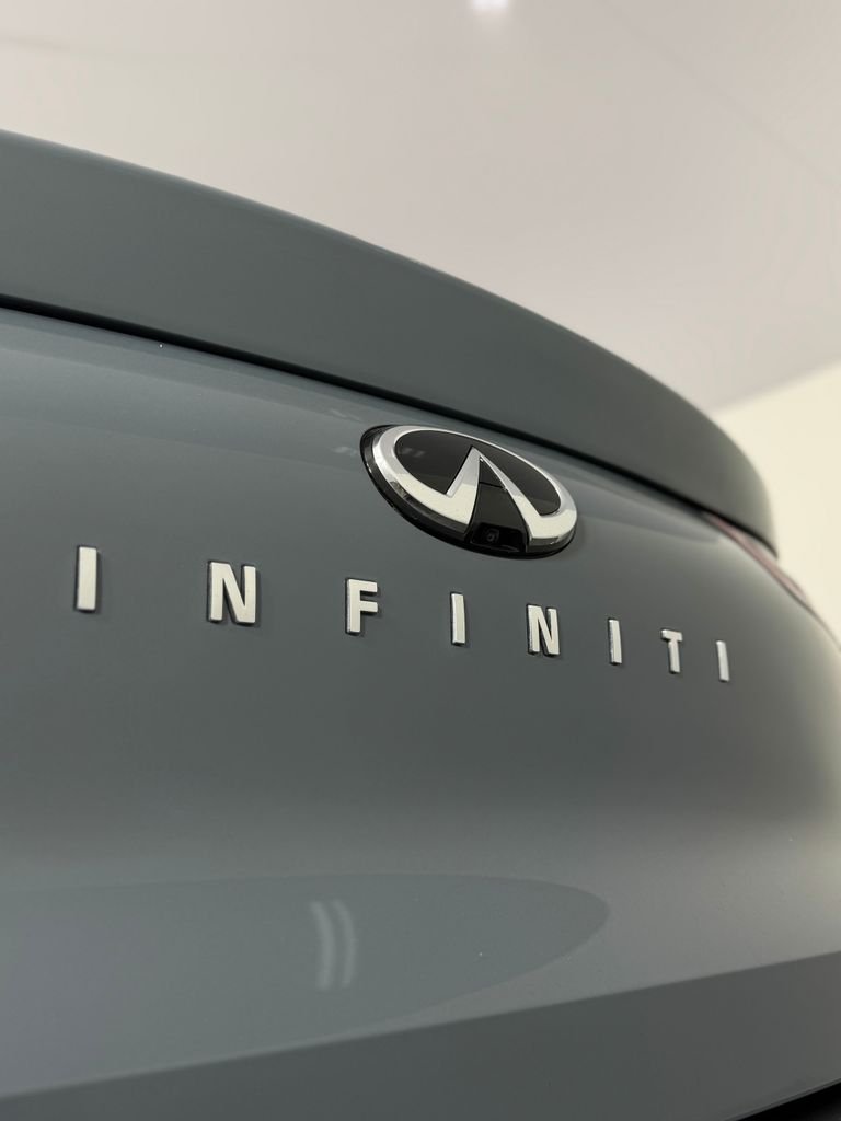 Used 2023 Slate Gray INFINITI LUXE image 32