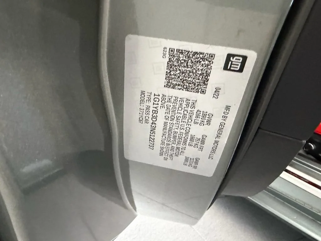Used 2022 HYPERSONIC GRAY METALLIC Chevrolet 2LT image 17