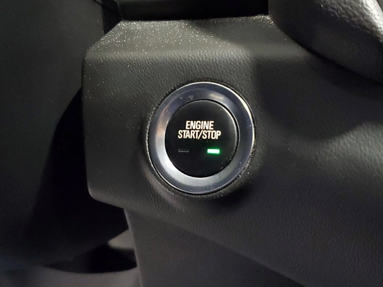 Used 2022 White GMC SLT image 26