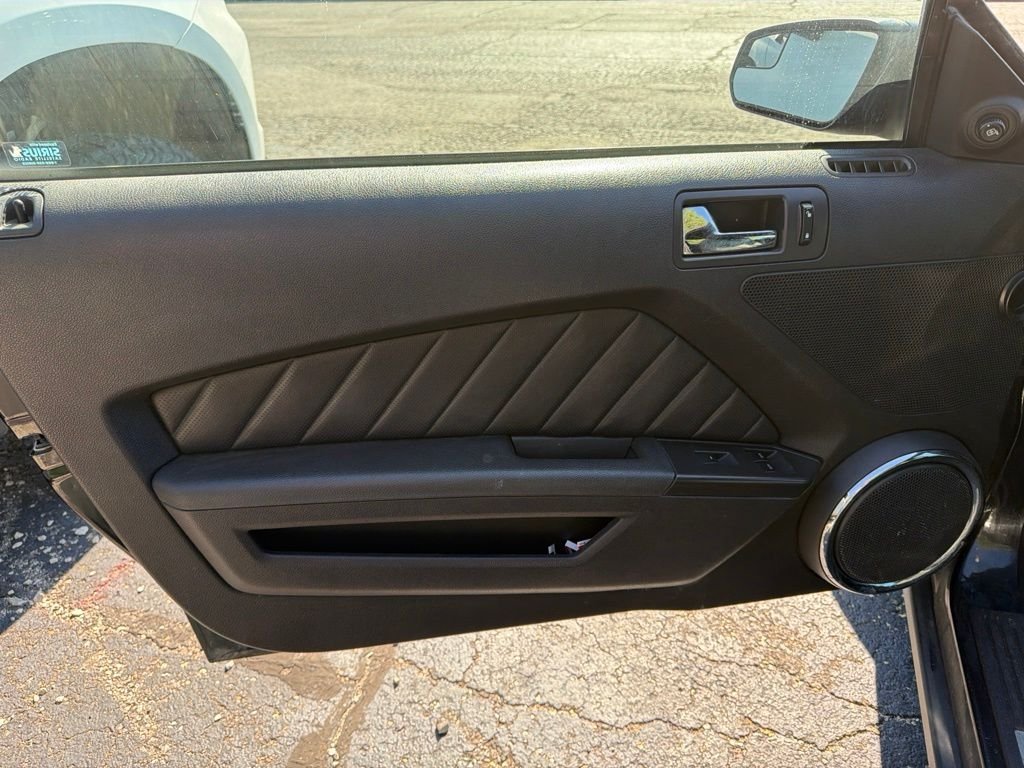 Used 2012 Black Ford V6 Premium image 14