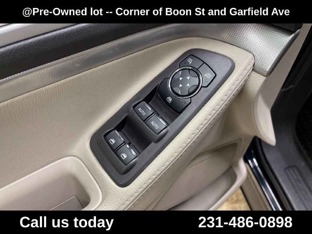 Used 2015  Ford XLT image 16