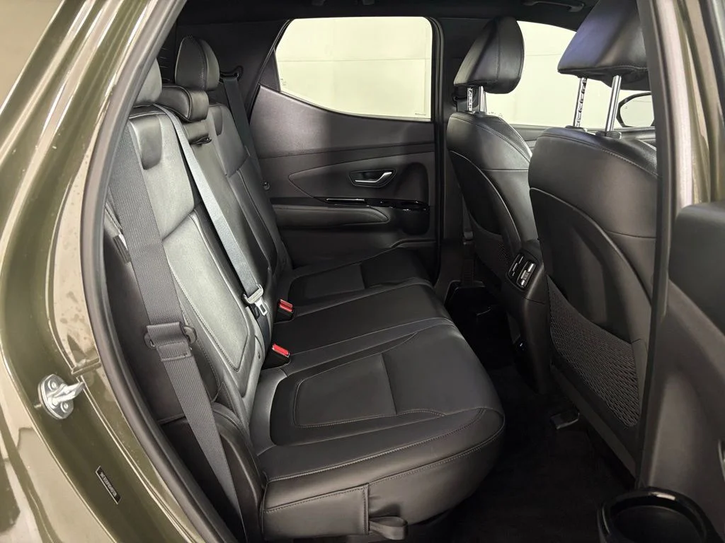 Used 2025 Green Hyundai Limited image 43