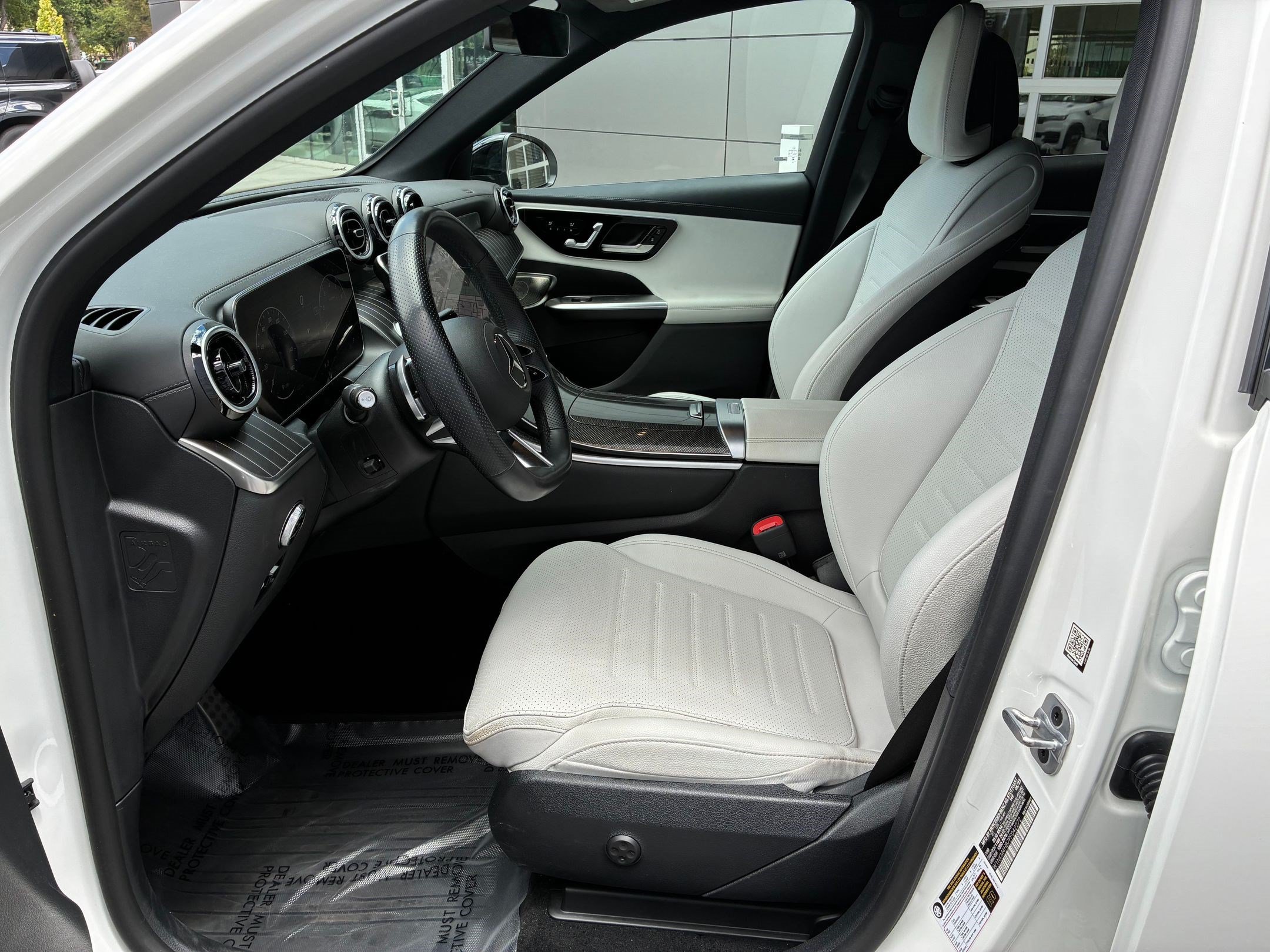 Used 2023 Polar White Mercedes-Benz GLC 300 image 15
