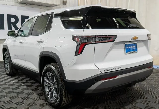 New 2027 Summit White Chevrolet LT image 7