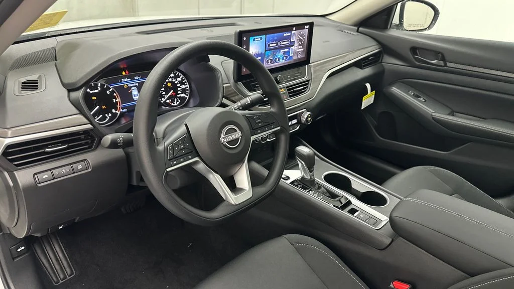 New 2026 White Nissan 2.5 SV image 20