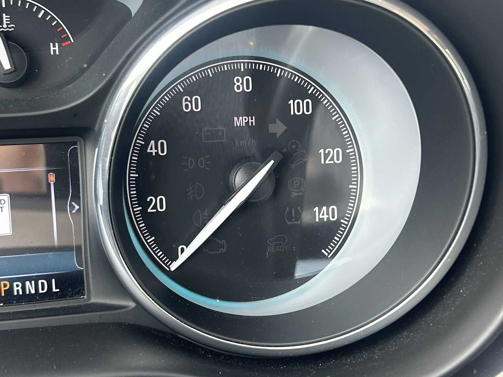 Used 2017 SUMMIT WHITE Buick Essence image 13