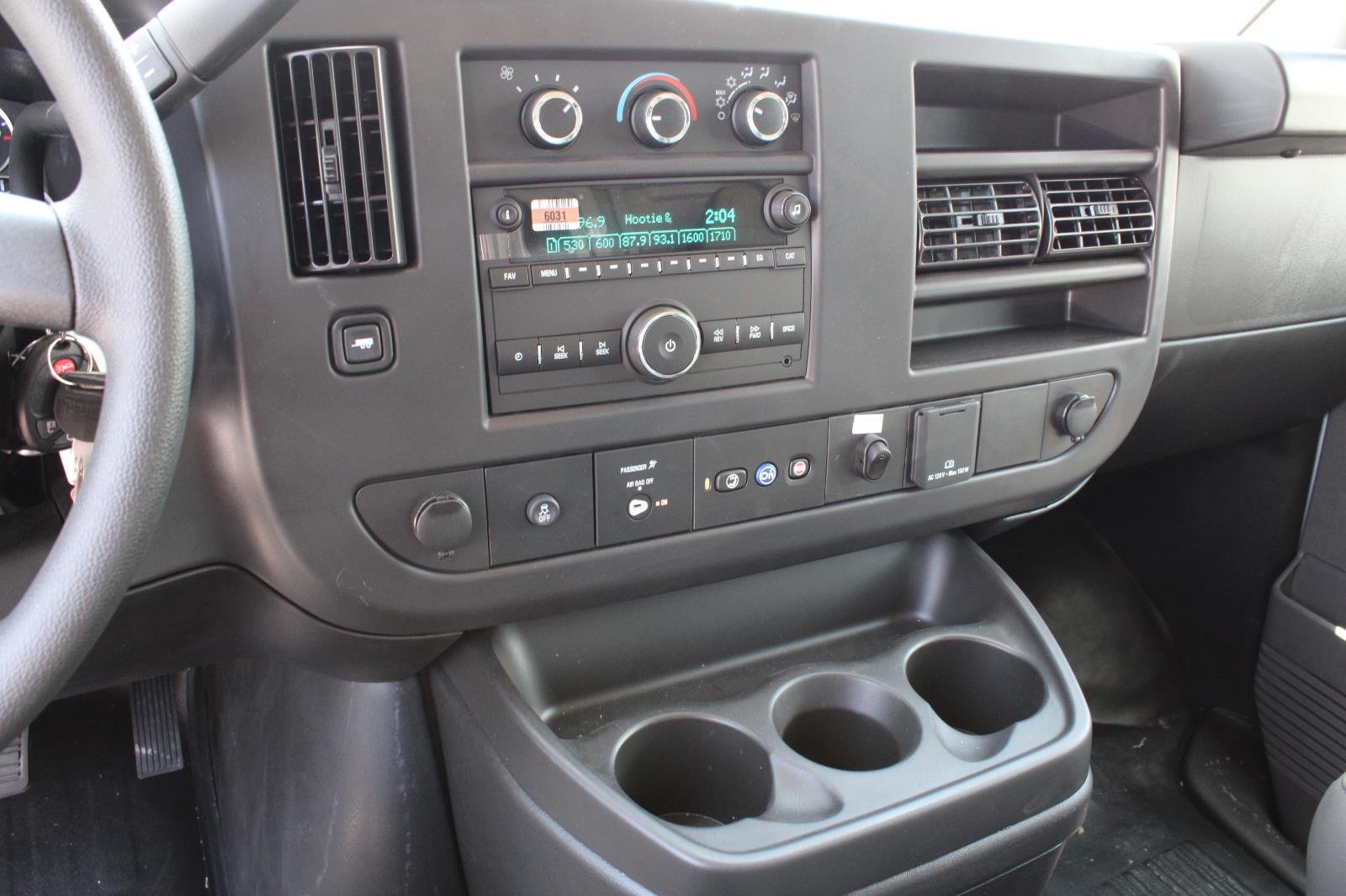 New 2025 Summit White GMC 1WT image 22