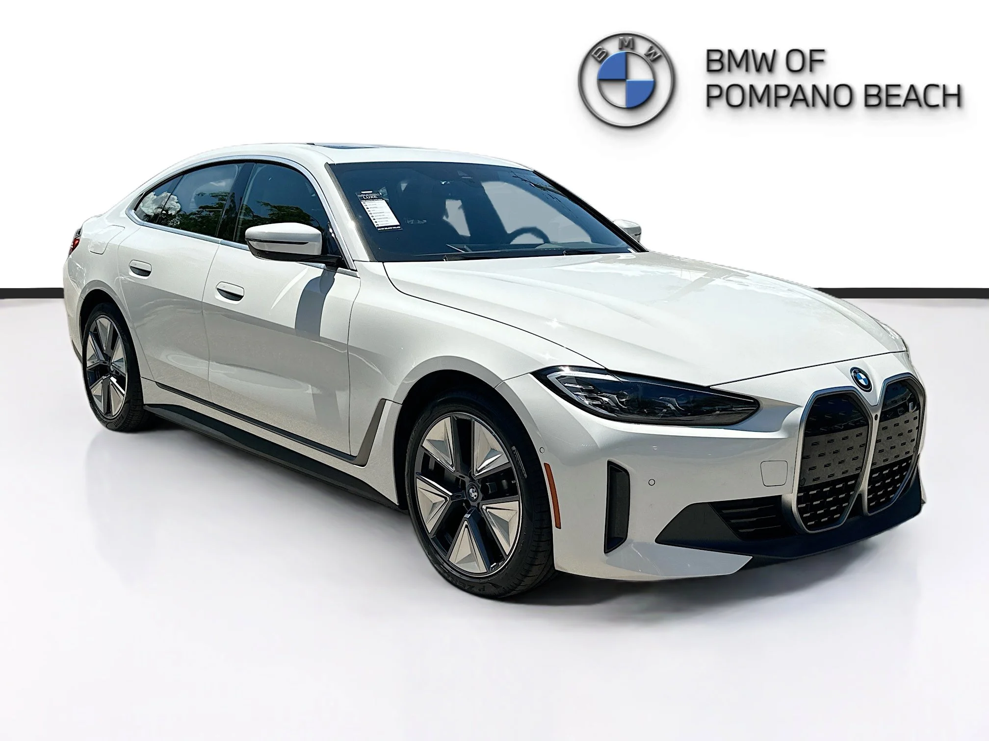 2023 BMW i4 eDrive35's photo