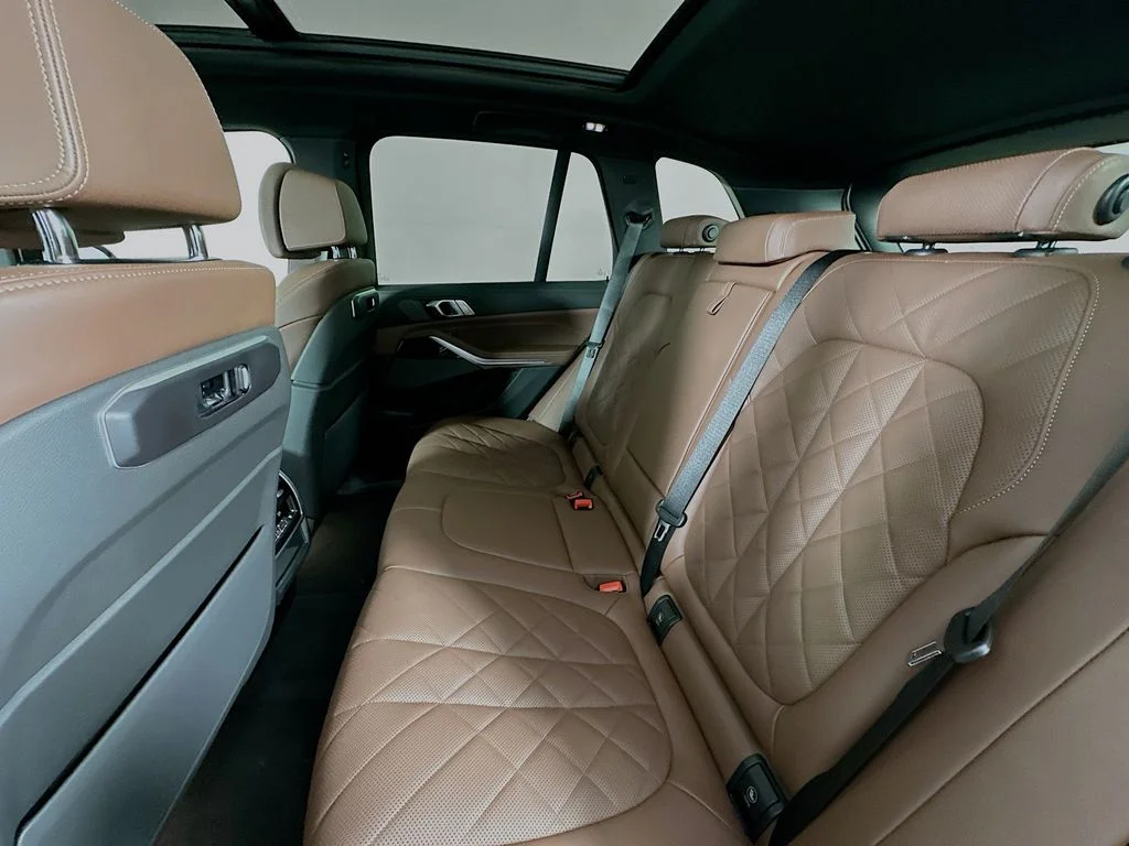 New 2026 Alpine White BMW xDrive40i image 24