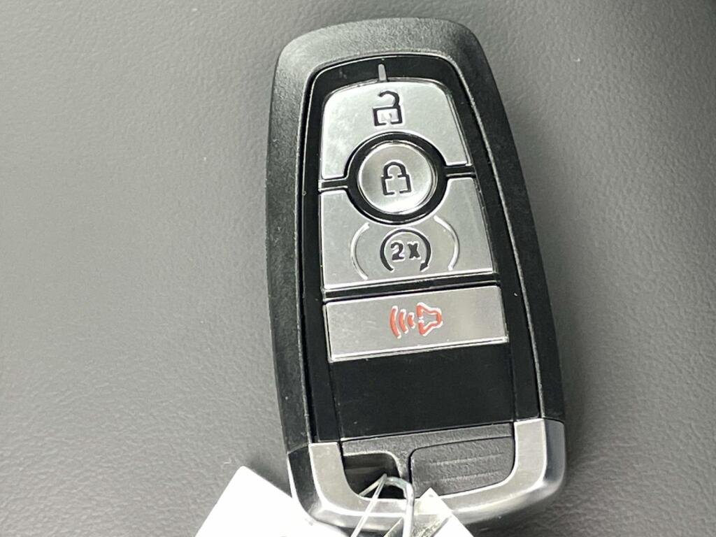 New 2025 Oxford White Ford Outer Banks image 4